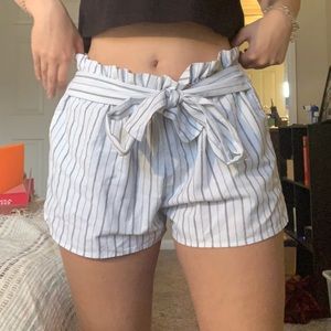 cute paper bag shorts!!